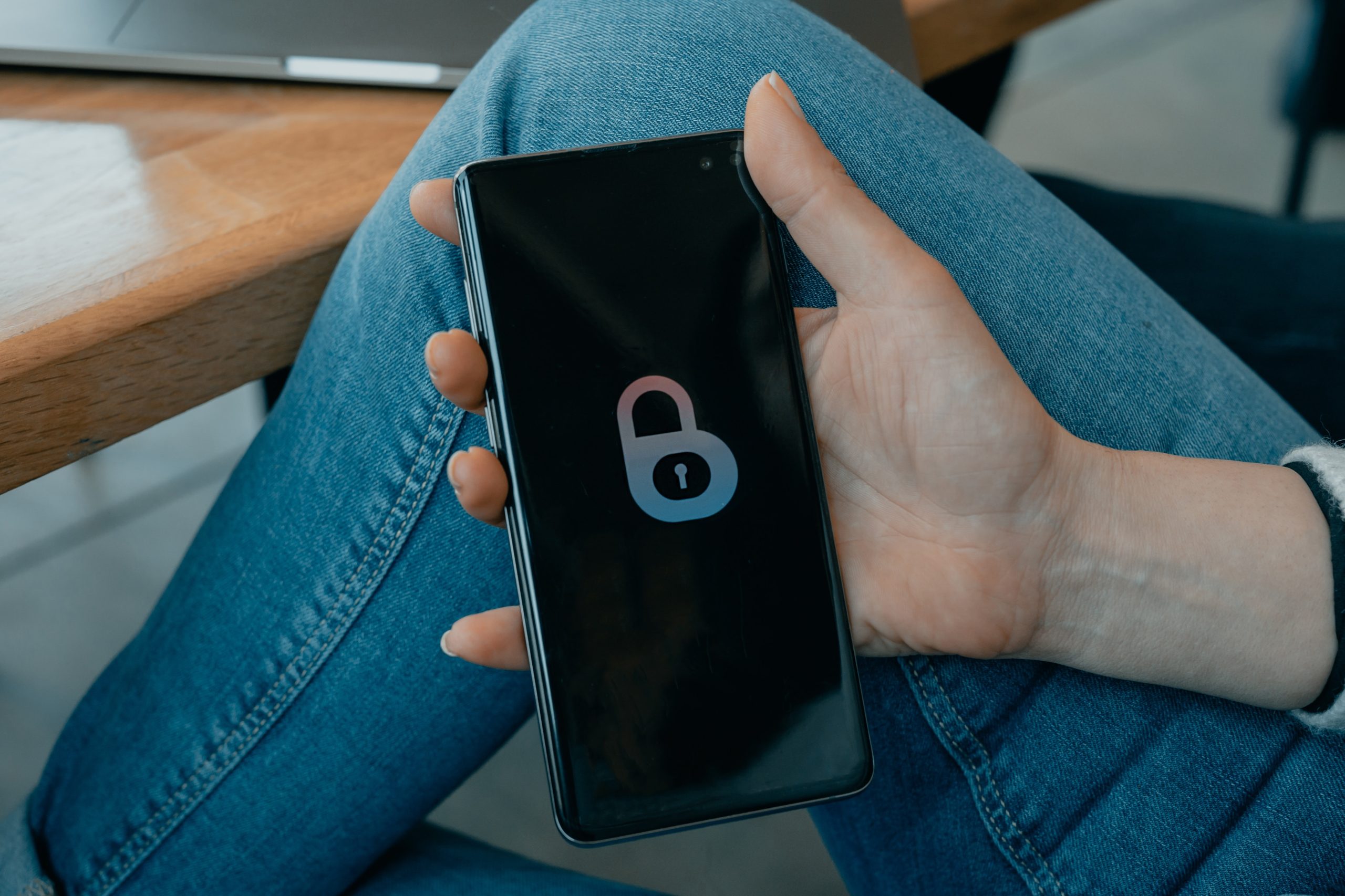 metaverse privacy locked phone