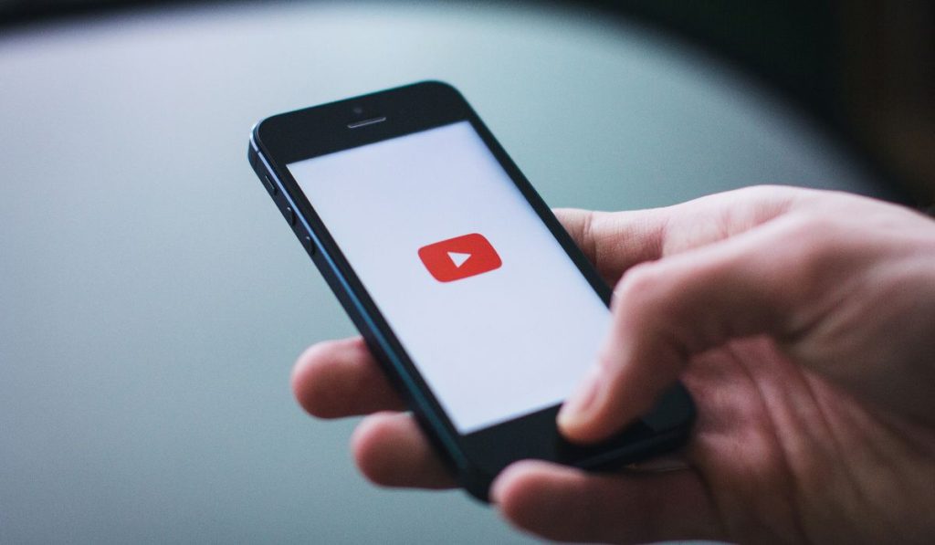Why Is Every YouTube Video Unavailable? 9 Fixes